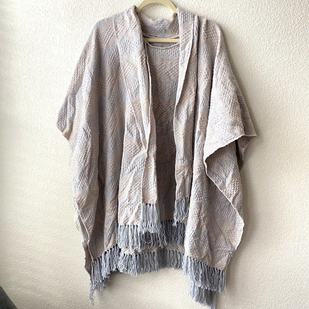 Figueroa Alpaca Peru Poncho Womens Pullover Fringe One Size Chevron Blue Pink